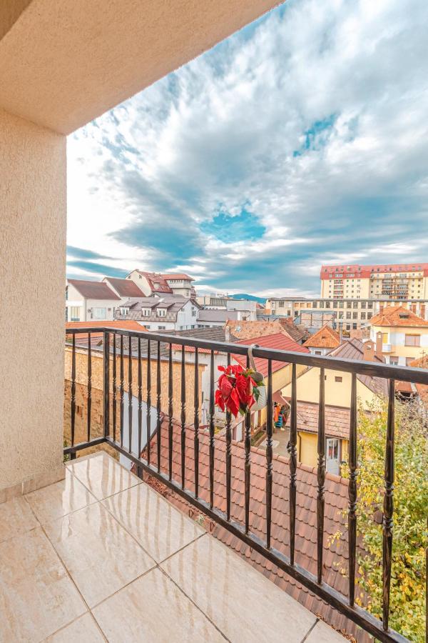 Opera Apart Lägenhet Braşov Exteriör bild